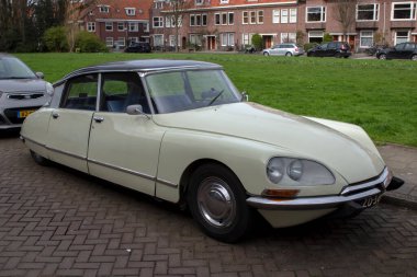 Citroen DS 20 Araba Amsterdam 'da Hollanda 29-3-2024