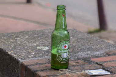 Amsterdam 'da Heineken Bira Şişe Kapalı 27-4-2023 Hollanda