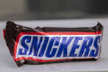 Amsterdam 'daki Snicker Çikolatasını Kapatın Hollanda 25-4-2023