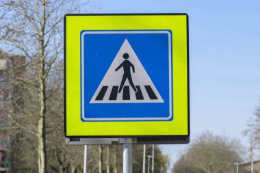 Diemen 'deki Zebra Geçidi İşaretini Kapat Hollanda 5-4-2023