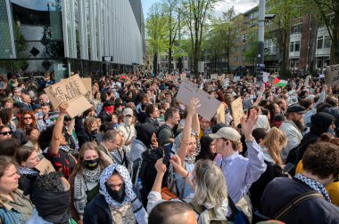 UVA Üniversitesi Amsterdam 'daki Öğrenci Gösterisinde Özgür Filistinli 7-5-2024