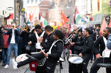 Uluslararası Irkçılık ve Ayrımcılığa Karşı Gün 'de Davulcu Ritmo Entertainment Amsterdam' da 21 Mart 'ta 23-3-2024