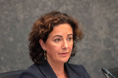 Femke Halsema, Amsterdam Raadszaal binasındaki halk toplantısında Hollanda 10-5-2024