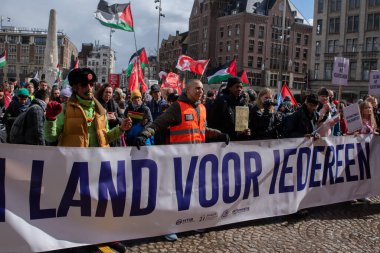 UVA Üniversitesi Amsterdam 'daki Öğrenci Gösterisinde Özgür Filistinli Grup Hollanda 13-5-2024