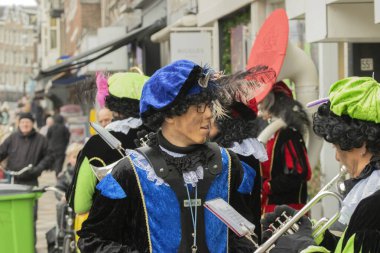 Front View Zwarte Piet Amsterdam Sinterklaas Festivali 'nde Hollanda 3-11-2022
