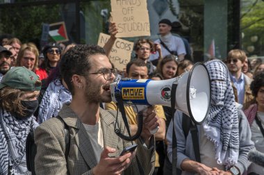 UVA Üniversitesi Amsterdam 7-5-2024 Öğrenci Gösterisinde Erkek Protestocu Özgür Filistinli