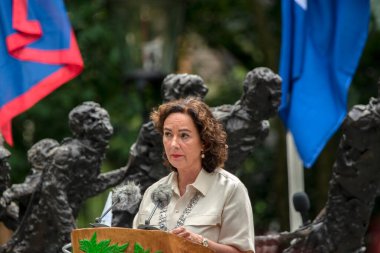 Başkan Femke Halsema Amsterdam Keti Koti Festivali 'nde Hollanda 1-7-2024