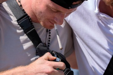 Amsterdam 'da Esrar İçen Adam 20-7-2024