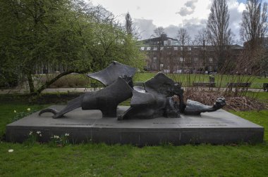 Amsterdam 'daki Gerrit Van Der Veen Anıtı Hollanda 24-3-2023