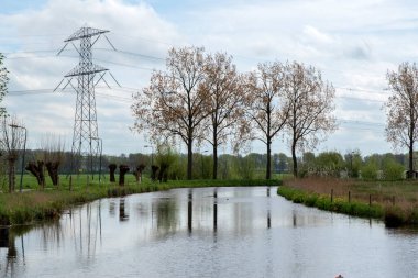 Nehir Abcoude 'da Hollanda 8-4-2024