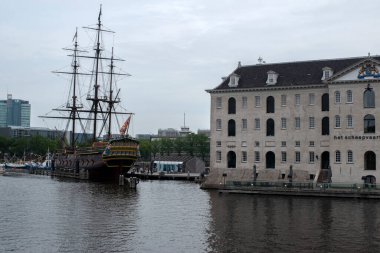 Hollanda 24-5-2024 tarihli Amsterdam 'daki Scheepvaartsmuseum' daki Doen gemisini gönderin.