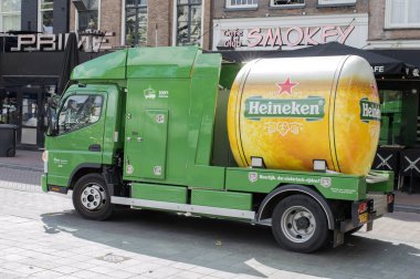 Amsterdam 'da Küçük Mini Heineken Kamyonu 13-6-2024