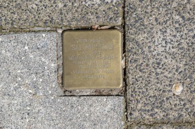 Amsterdam Salomon Muis 'ten Stolperstein Anıt Taşı 21-3-2024 Hollanda