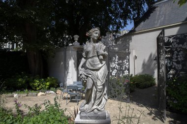 Amsterdam 'daki Huis Marsilya Müzesi' ndeki Bahçe Heykeli 17-6-2022