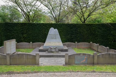 Amsterdam 'daki Cornelis Van Doorn Heykeli Hollanda 4-5-2024