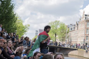Öğrenci Gösterisinde Öğrenciler UVA Üniversitesi 'nden Özgür Filistinli Amsterdam 13-5-2024
