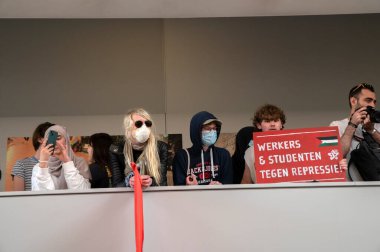 Amsterdam 'da Özgür Filistin Gösterisi İçin İşgal Eden Öğrenciler UVA Roeterseiland Binası 13-5-2024