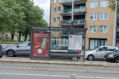 Amsterdam 'da Vodafone Reklamlı Tramvay Durağı 25-5-2024