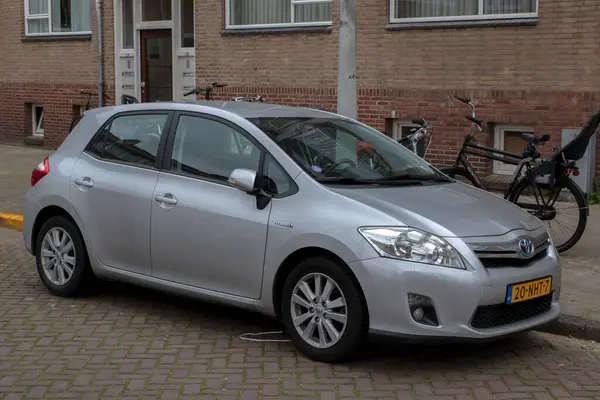 Toyota Auris arabası Amsterdam 'da Hollanda 9-4-2024