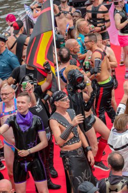Hollanda 3-8-2024 Amsterdam 'daki Pride Canal Boat Parade Fetişi