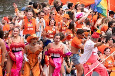 Thuisbezorgd.nl Gaypride Kanal Geçidi Amsterdam Hollanda 3-8-2024