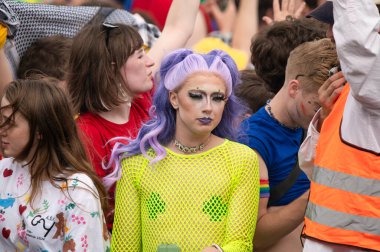 ASV Gaypride Kanal Yürüyüşü Amsterdam 'da Hollanda 3-8-2024