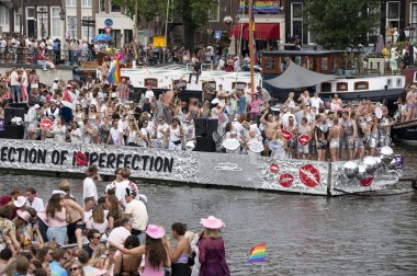 Karbon Etkinlikleri Eşcinsel Kanal Yürüyüşü Amsterdam 'da Hollanda 3-8-2024