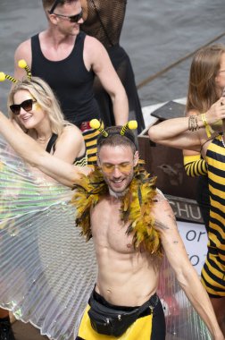 Amsterdam 'da Eşcinsel Tekne Yürüyüşü 3-8-2024 Hollanda