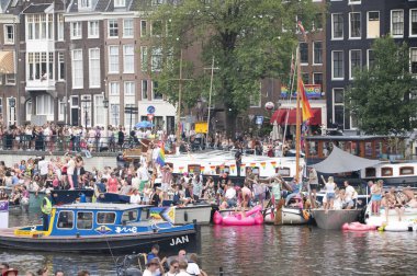 Vattenfall Gurur Kanal Geçidi Amsterdam 'da Hollanda 3-8-2024