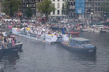 Vattenfall Gurur Kanal Geçidi Amsterdam 'da Hollanda 3-8-2024
