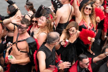 Cafe Montmartre Kanal Geçidi Amsterdam Hollanda 3-8-2024