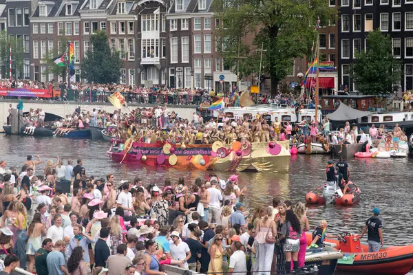 Centrum Voor Seksuele Gezondheid GGGD Amsterdam Gaypride Kanal Geçidi Hollanda 3-8-2024