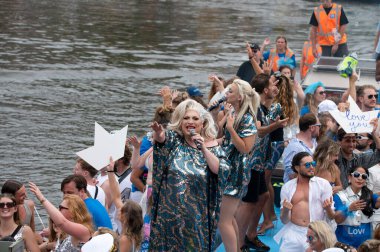 Hollanda 3-8-2024 Amsterdam 'da Het Scheepvaartmuseum Canal Boat Parade