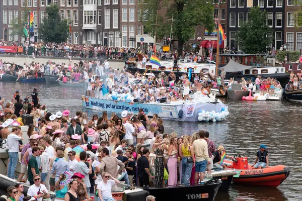 Amsterdam 'daki Amsterdam Kanal Yürüyüşü Hollanda 3-8-2024