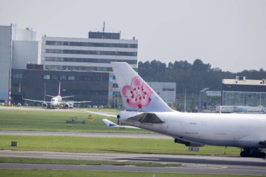 Çin Havayolları Uçağı Schiphol Havaalanında Hollanda 29-8-2024