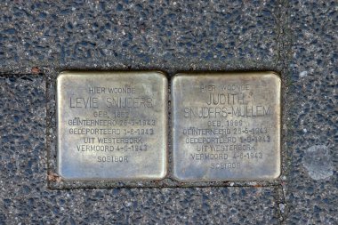 Hollanda 7-5-2024 Aile Keskin Nişancılarından Stolperstein Anıt Taşı