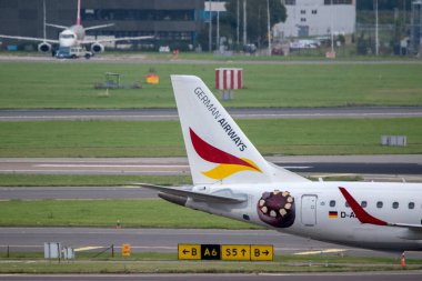 Bir Alman Hava Yolları Uçağı Schiphol 'da Hollanda 29-8-2024