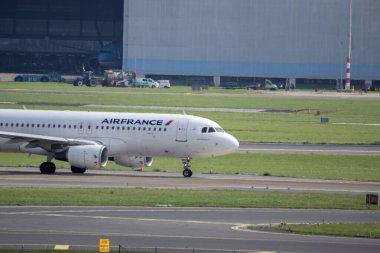 Schiphol Havaalanı 'ndaki Air France uçağı Hollanda 29-8-2024