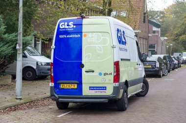 GLS Teslimat Minibüsü Amsterdam 'da Hollanda 18-10-2024