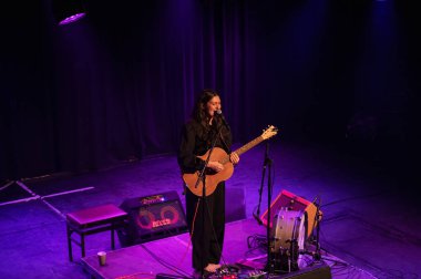 Hollie Col Tolneistuin Paradiso 'da Amsterdam' da 17-11-2024