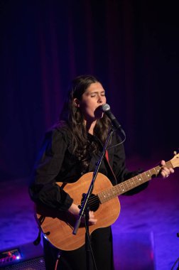 Hollie Col Tolneistuin Paradiso 'da Amsterdam' da 17-11-2024