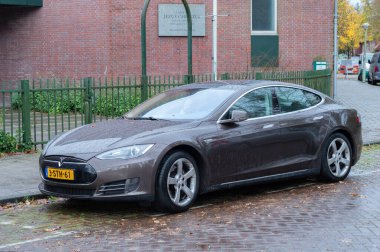 Tesla Model S Car Amsterdam 'da Hollanda 20-11-2024