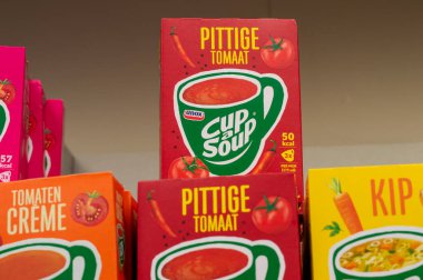 Amsterdam 'daki A Cup Çorbası Paketlerini Kapatın Hollanda 23-11-2024