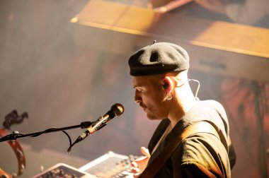 Fil Bo Riva Amsterdam 'daki Tolneistuin Paradiso' da. Hollanda 30-11-2024