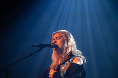 Emelie Trahan Amsterdam 'daki Tolhuistuin Paradiso' da. Hollanda 30-11-2024