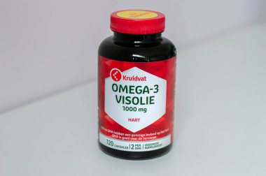 Amsterdam 'da Bir Kavanoz Omega-3 Balık Yağı Hollanda 15-12-2024