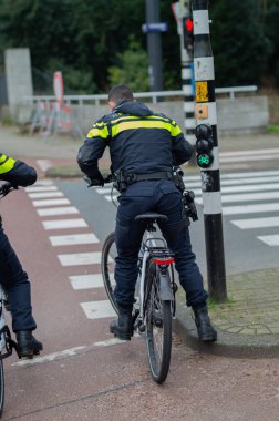 Amsterdam Bisikletli Arka Polis Departmanı Hollanda 11-12-2024