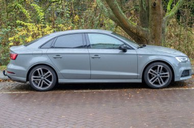 Bir Audi Sedan Car Amsterdam 'da Hollanda 2-12-2024