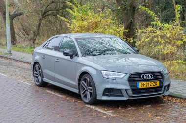 Bir Audi Sedan Car Amsterdam 'da Hollanda 2-12-2024