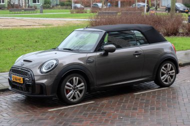 Mini John Cooper Amsterdam 'da çalışıyor. Hollanda 25-1-2025.